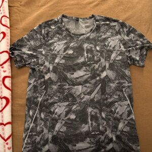 Lululemon Men's Gray Patterned Workout T-shirt